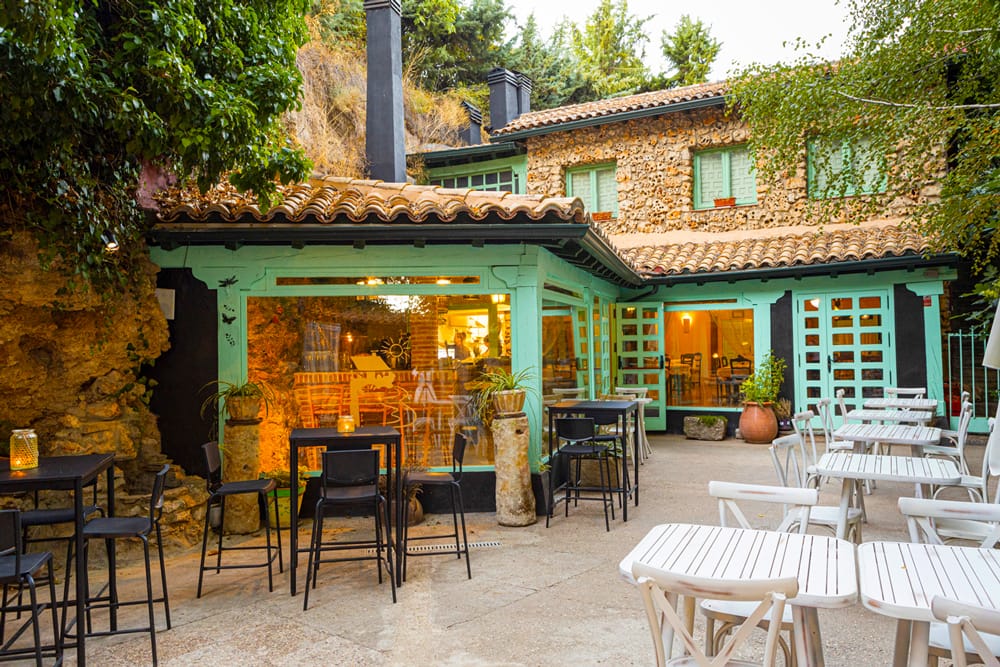 Terraza del restaurante Laurea de Pastrana